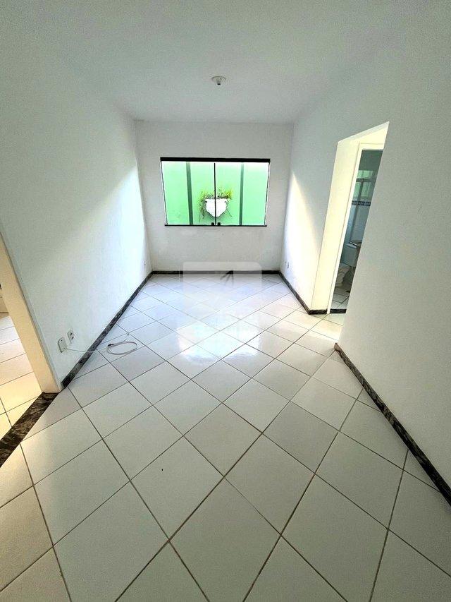 Aluguel R$ 2.600,00 Apartamento Térreo 3/4, 1 Suíte, Garagem - Piatã - Itapuã  Salvador - 