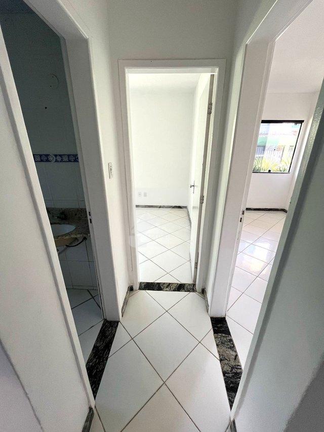 Aluguel R$ 2.600,00 Apartamento Térreo 3/4, 1 Suíte, Garagem - Piatã - Itapuã  Salvador - 