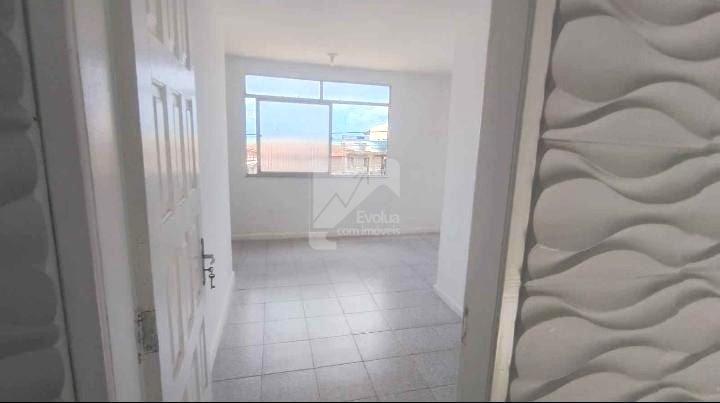 Aluguel R$ 2.000,00 Casa 2/4, Su&iacute;te, 1&ordm; Andar, Vista Mar - Itapu&atilde;- Salvador  Salvador - 