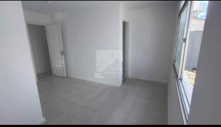 Aluguel R$ 2.000,00 Casa 2/4, Su&iacute;te, 1&ordm; Andar, Vista Mar - Itapu&atilde;- Salvador  Salvador - 