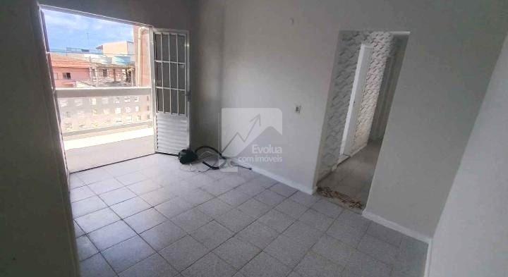Aluguel R$ 2.000,00 Casa 2/4, Su&iacute;te, 1&ordm; Andar, Vista Mar - Itapu&atilde;- Salvador  Salvador - 