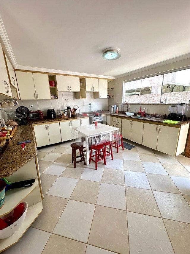 Casa a venda em condomínio com 4/4 R$ 1.200.000,00 ao lado Unime - Lauro  Lauro de Freitas - 