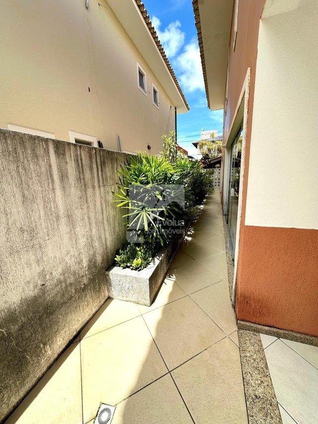 Casa a venda em condomínio com 4/4 R$ 1.200.000,00 ao lado Unime - Lauro  Lauro de Freitas - 