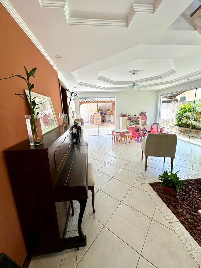 Casa a venda em condomínio com 4/4 R$ 1.200.000,00 ao lado Unime - Lauro  Lauro de Freitas - 