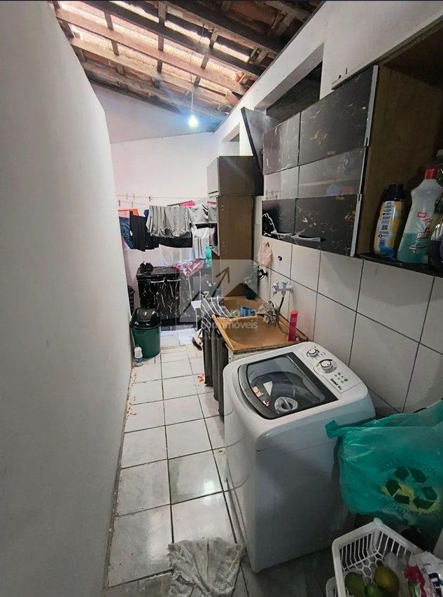 Vendo R$ 220.000,00 Casa 2/4, Suíte, 1º Andar Escada, Rua Ilha - Itapuã - Salvador  Salvador - 