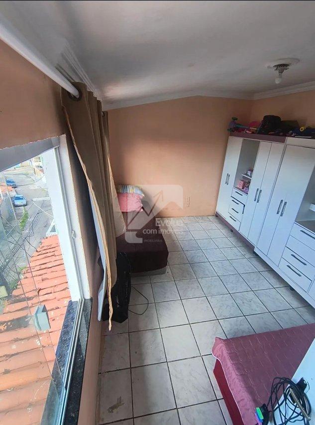 Vendo R$ 220.000,00 Casa 2/4, Suíte, 1º Andar Escada, Rua Ilha - Itapuã - Salvador  Salvador - 