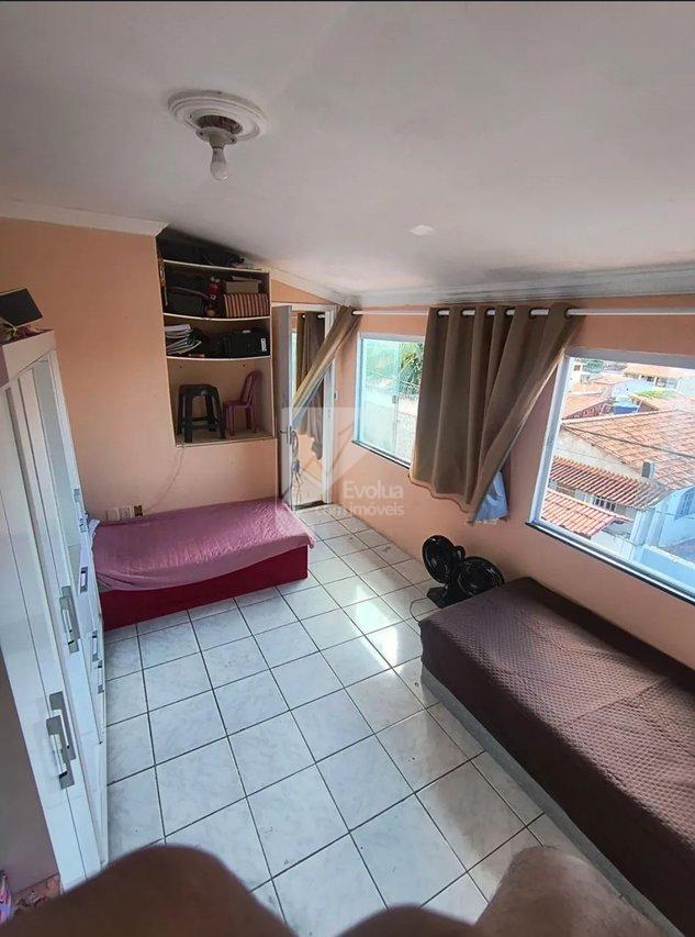 Vendo R$ 220.000,00 Casa 2/4, Suíte, 1º Andar Escada, Rua Ilha - Itapuã - Salvador  Salvador - 