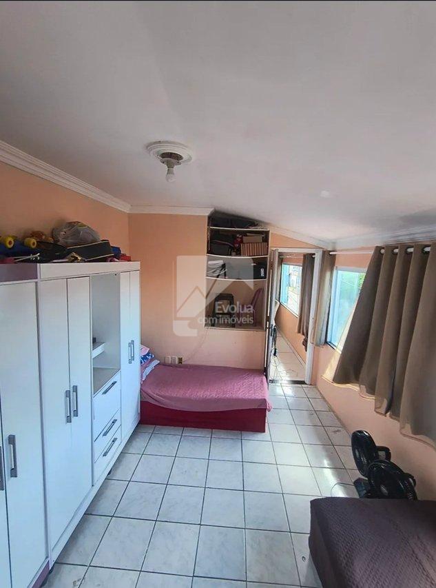 Vendo R$ 220.000,00 Casa 2/4, Suíte, 1º Andar Escada, Rua Ilha - Itapuã - Salvador  Salvador - 