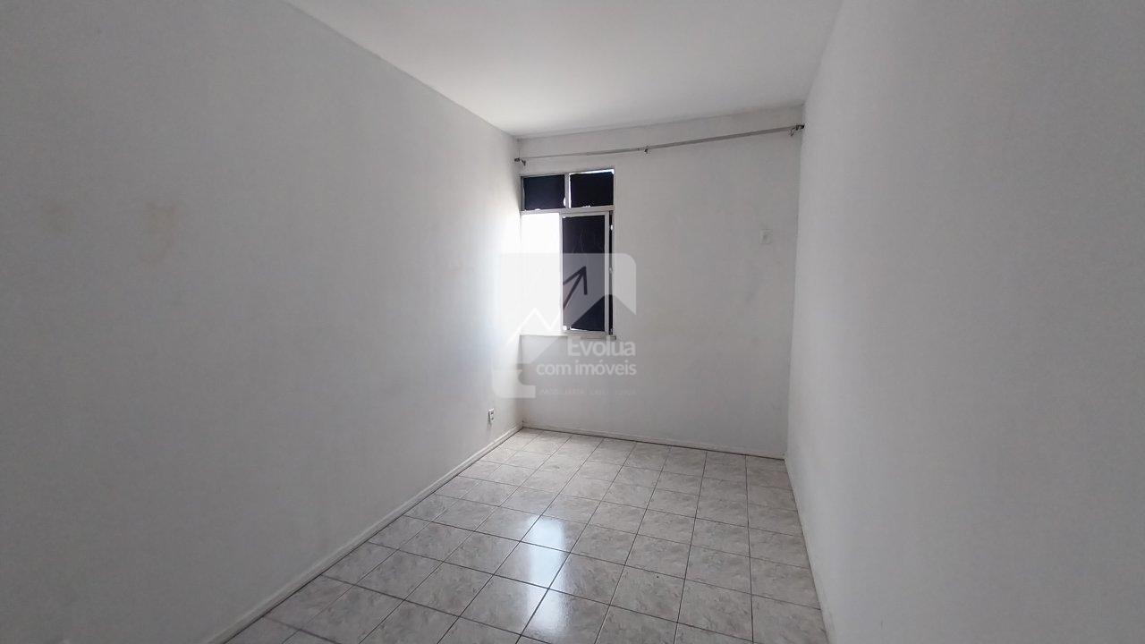 Aluguel R$ 1.800,00 Apartamento, 2/4, 3º Andar, Escadas sem Garagem-Itapuã - Salvador  Salvador - 