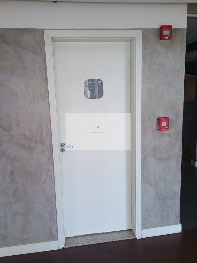 Andares/Salas no SCS - Ed. Paulo Sarasate SCS Quadra  Brasília - WC Masculino