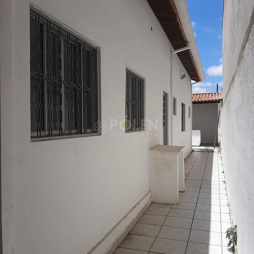 Casa térrea com 3 dormitórios - Villa Branca - Jacareí - Vende  Jacareí - 