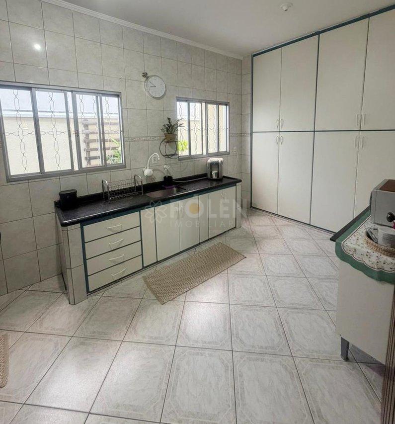 Casa térrea com 3 dormitórios - Villa Branca - Jacareí - Vende  Jacareí - 