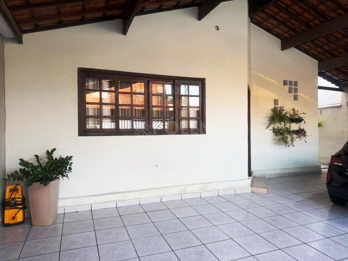 Casa térrea com 3 dormitórios - Villa Branca - Jacareí - Vende  Jacareí - 