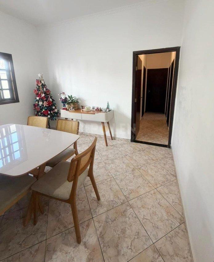 Casa térrea com 3 dormitórios - Villa Branca - Jacareí - Vende  Jacareí - 