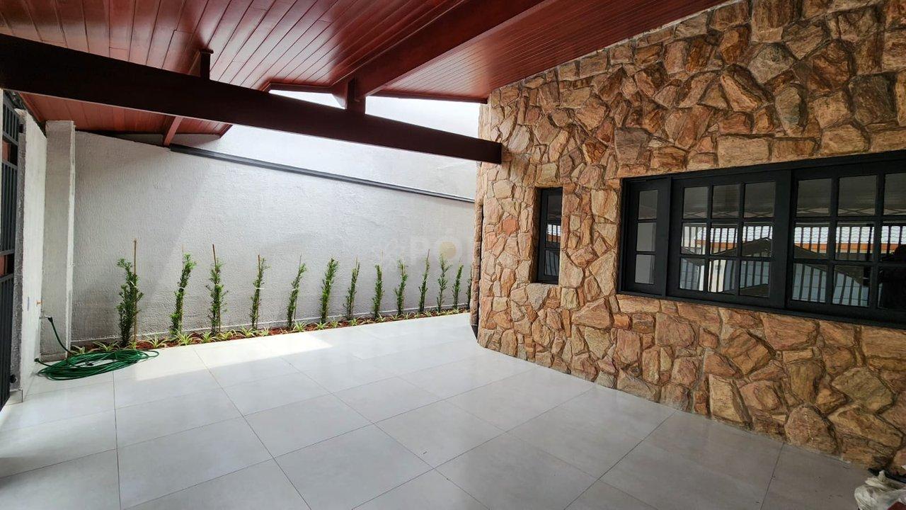 Casa térrea com 3 dormitórios - Altos de Santana - Jacareí - Venda - Jacareí - 