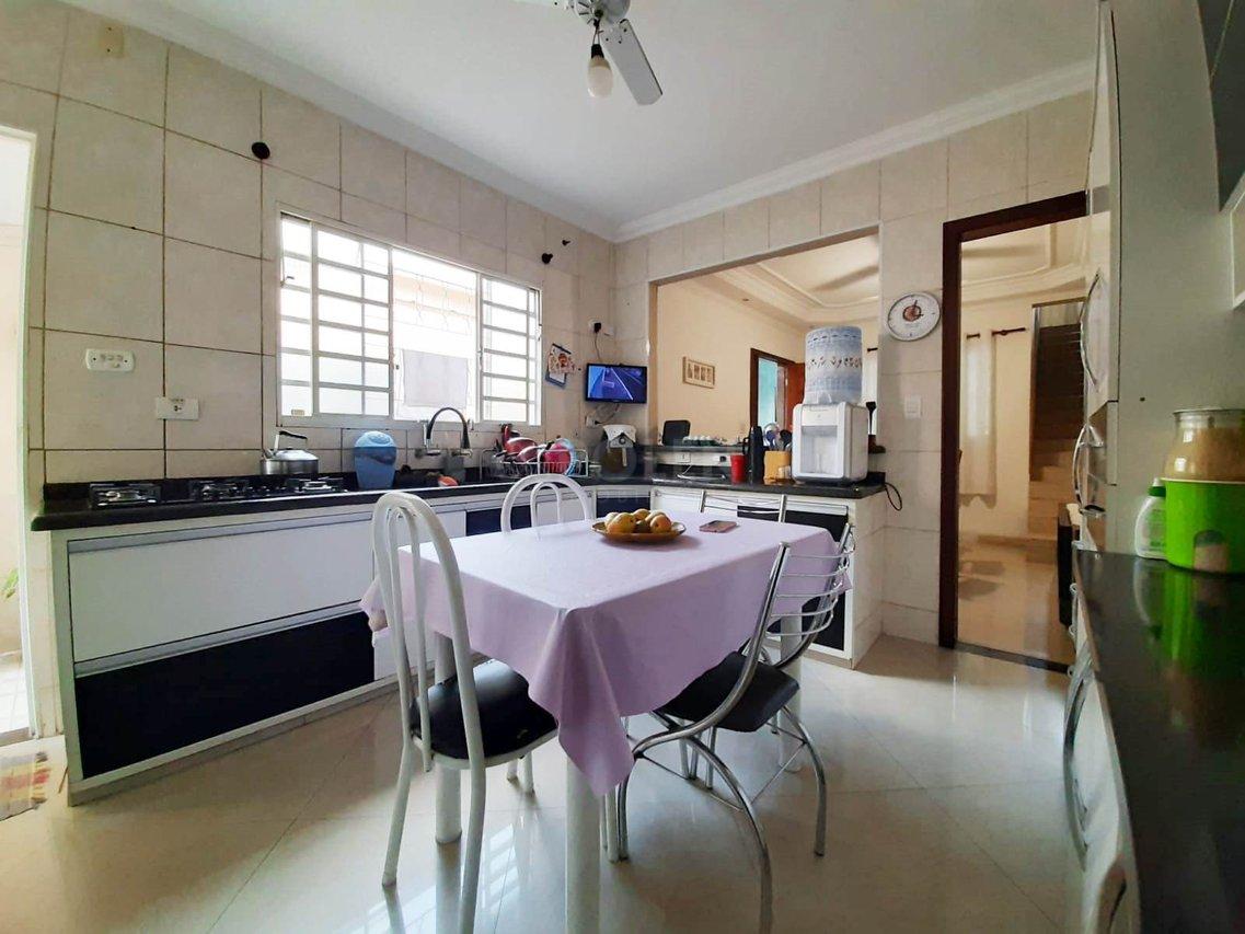 Casa 2 dormitórios - Parque Santo Antônio - Jacareí - Venda - Jacareí - 