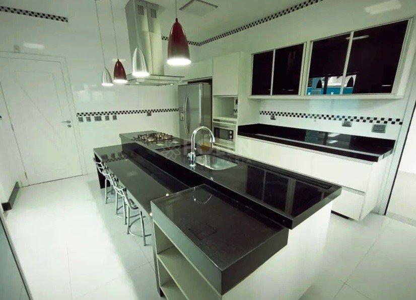 Casa em Condomínio - 4 suítes - Jacareí - Venda - Permuta  Jacareí - 