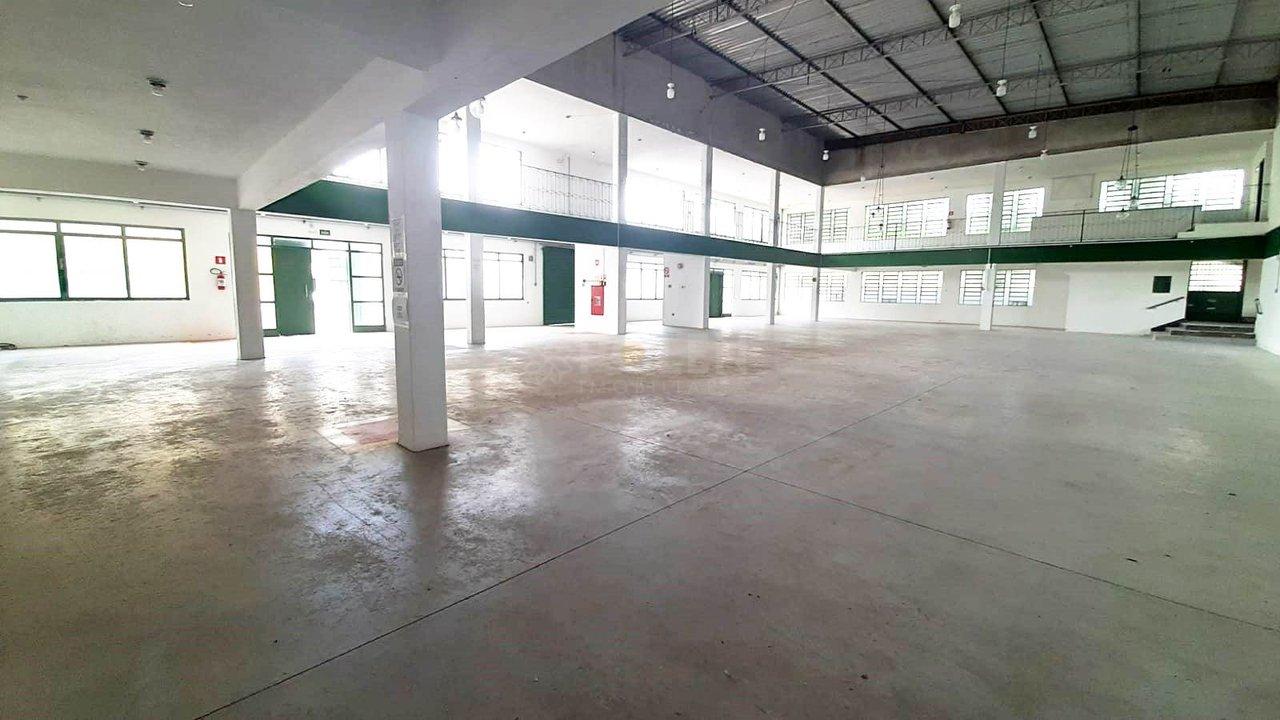 Imóvel Comercial - Galpão / Salão - Aluga - Jacareí/SP - Jacareí - 