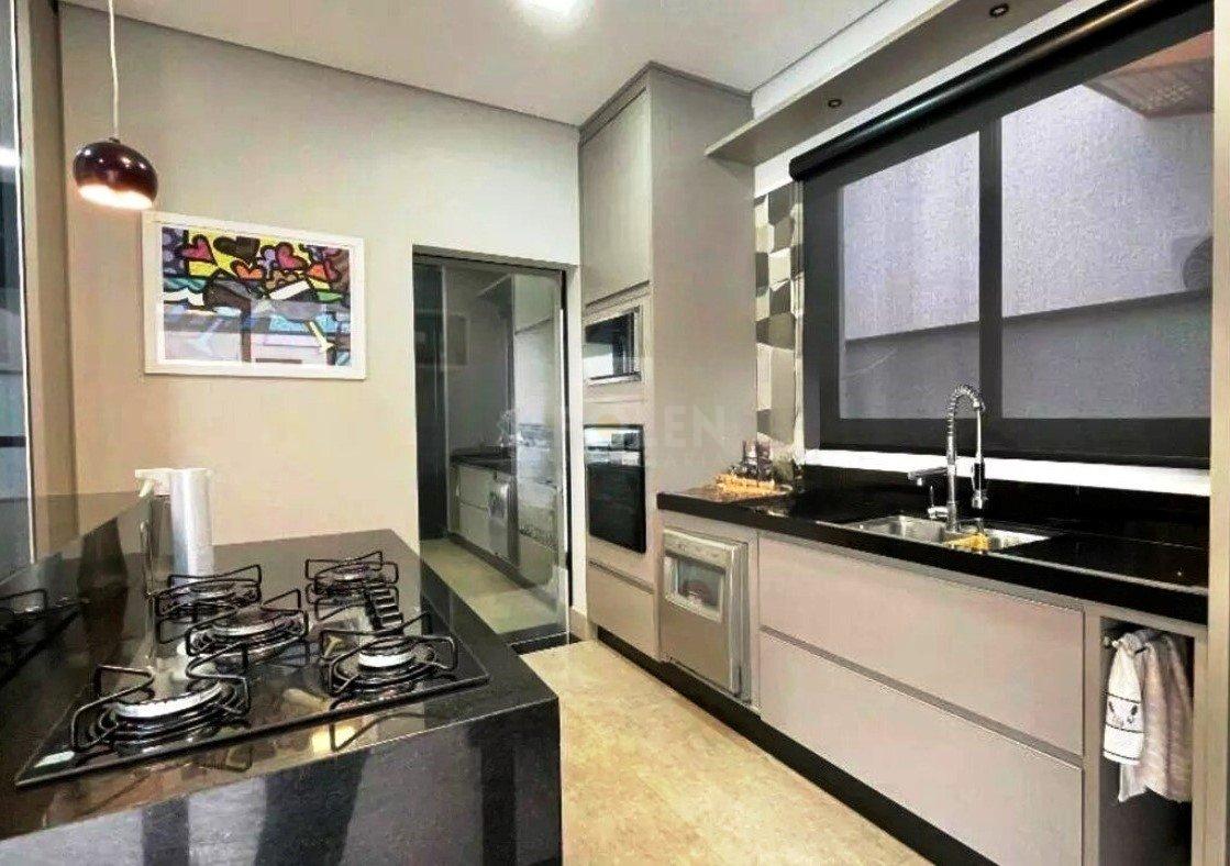 Casa em Condomínio - 3 dormitórios - Jacareí - Venda - Permuta - Jacareí - 