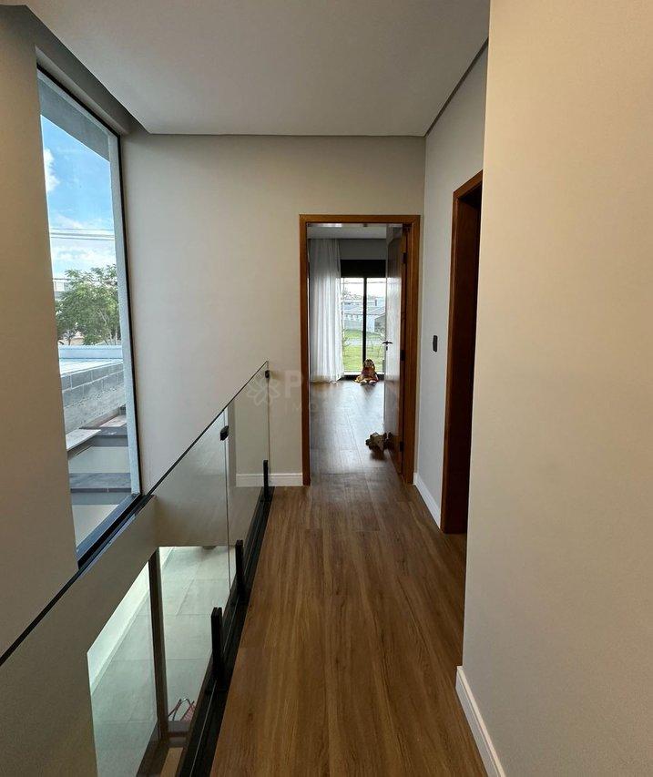 Casa em Condomínio - 4 dormitórios - Jacareí - Venda - Permuta - Jacareí - 