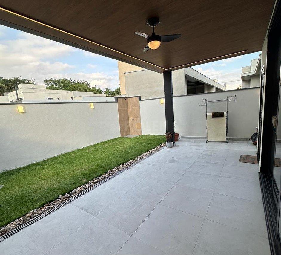 Casa em Condomínio - 4 dormitórios - Jacareí - Venda - Permuta - Jacareí - 