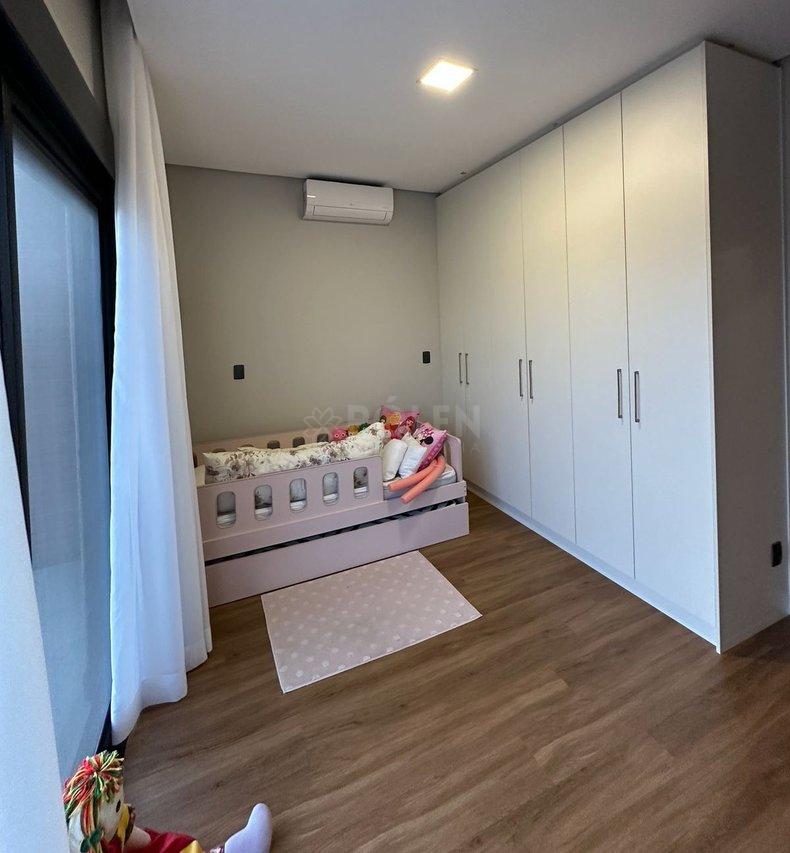 Casa em Condomínio - 4 dormitórios - Jacareí - Venda - Permuta - Jacareí - 