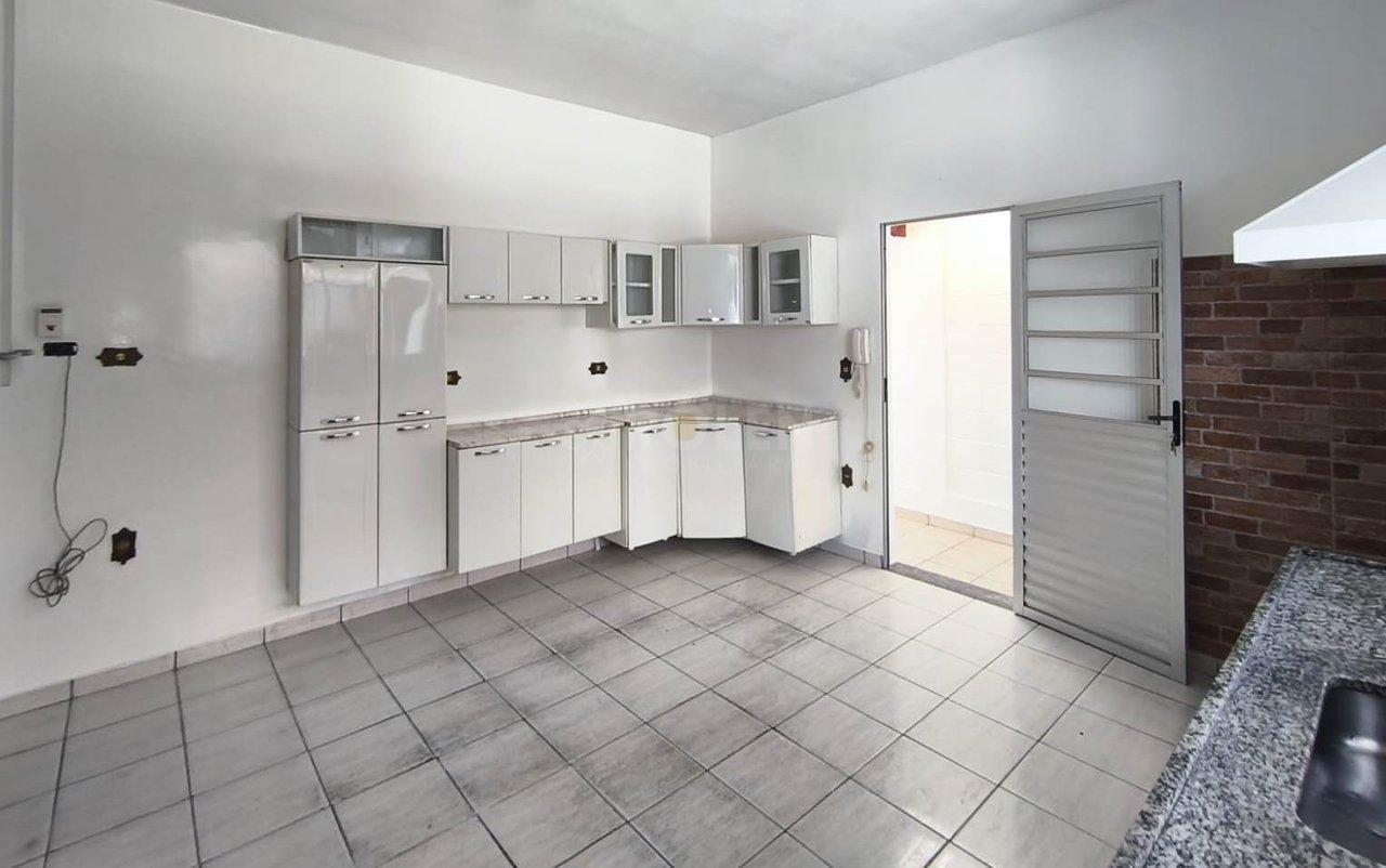 Casa - 3 dormitórios - Centro - Jacareí - Venda - Aluga  Jacareí - 