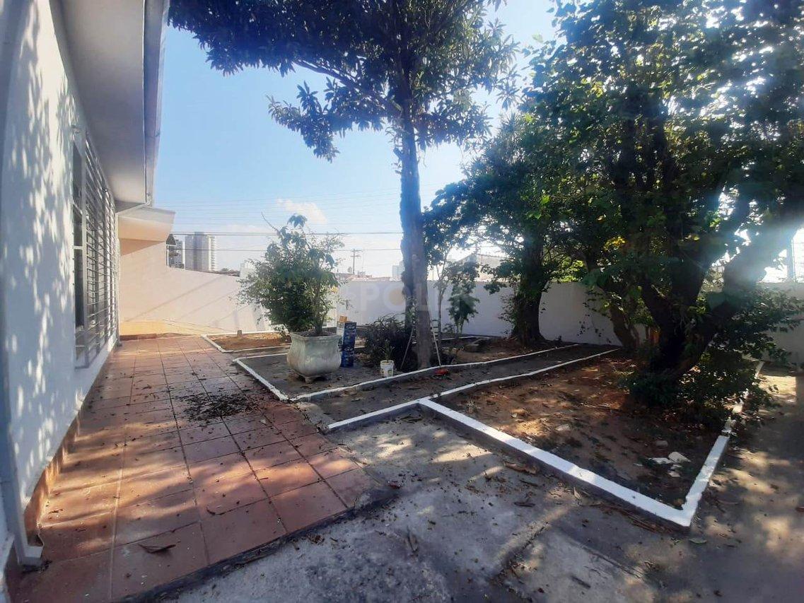 Casa - 3 dormitórios com edícula - Vila Formosa - Jacareí - Aluga  Jacareí - 