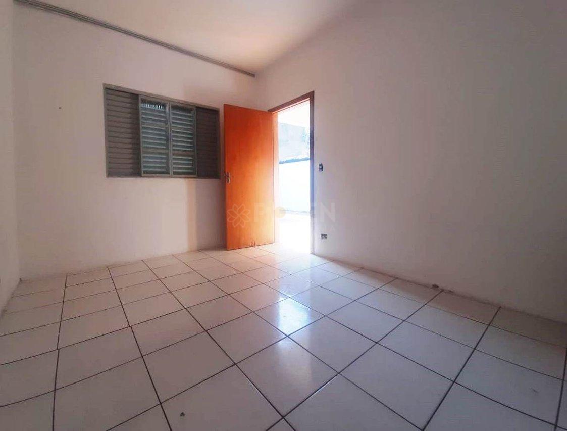 Casa - 3 dormitórios com edícula - Vila Formosa - Jacareí - Aluga  Jacareí - 