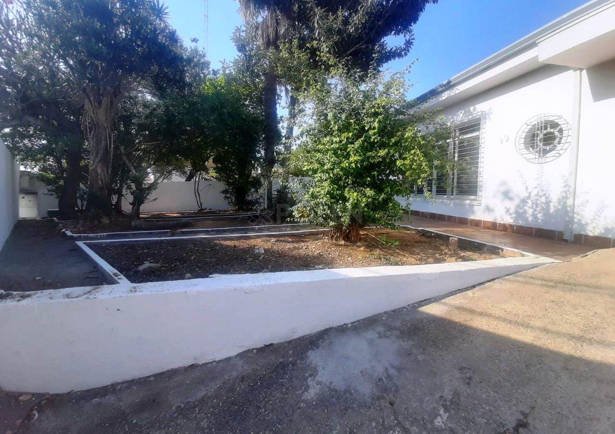 Casa - 3 dormitórios com edícula - Vila Formosa - Jacareí - Aluga  Jacareí - 