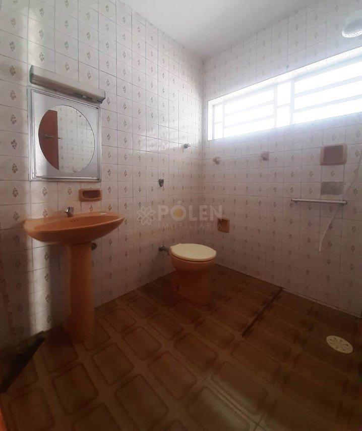Casa - 3 dormitórios com edícula - Vila Formosa - Jacareí - Aluga  Jacareí - 