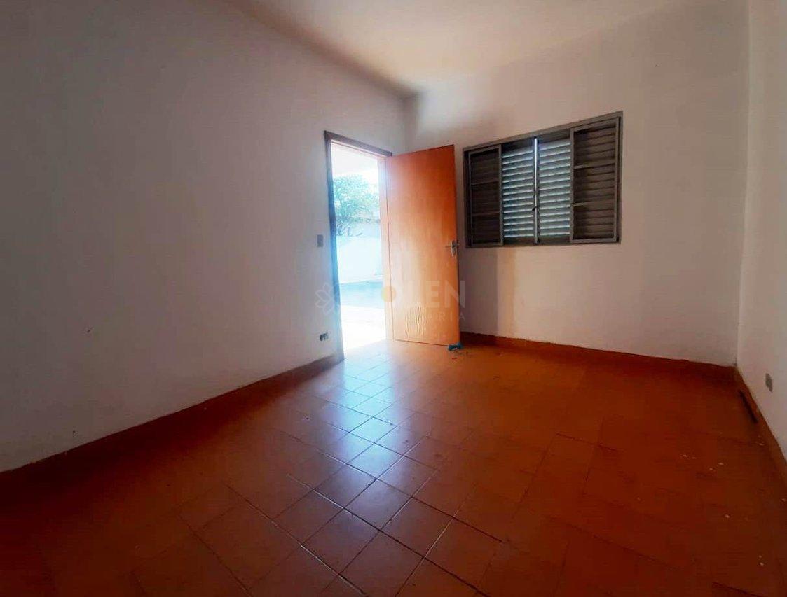 Casa - 3 dormitórios com edícula - Vila Formosa - Jacareí - Aluga  Jacareí - 