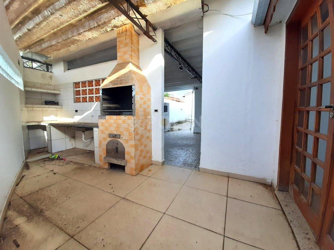 Casa 3 dormitórios - Jacareí - Venda - Aluga Avenida Walter Disney Jacareí - 