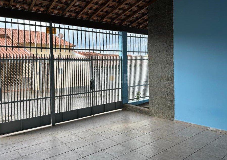 Casa 3 dormit&oacute;rios - Vende - Cidade Jardim - Jacare&iacute;  Jacareí - 