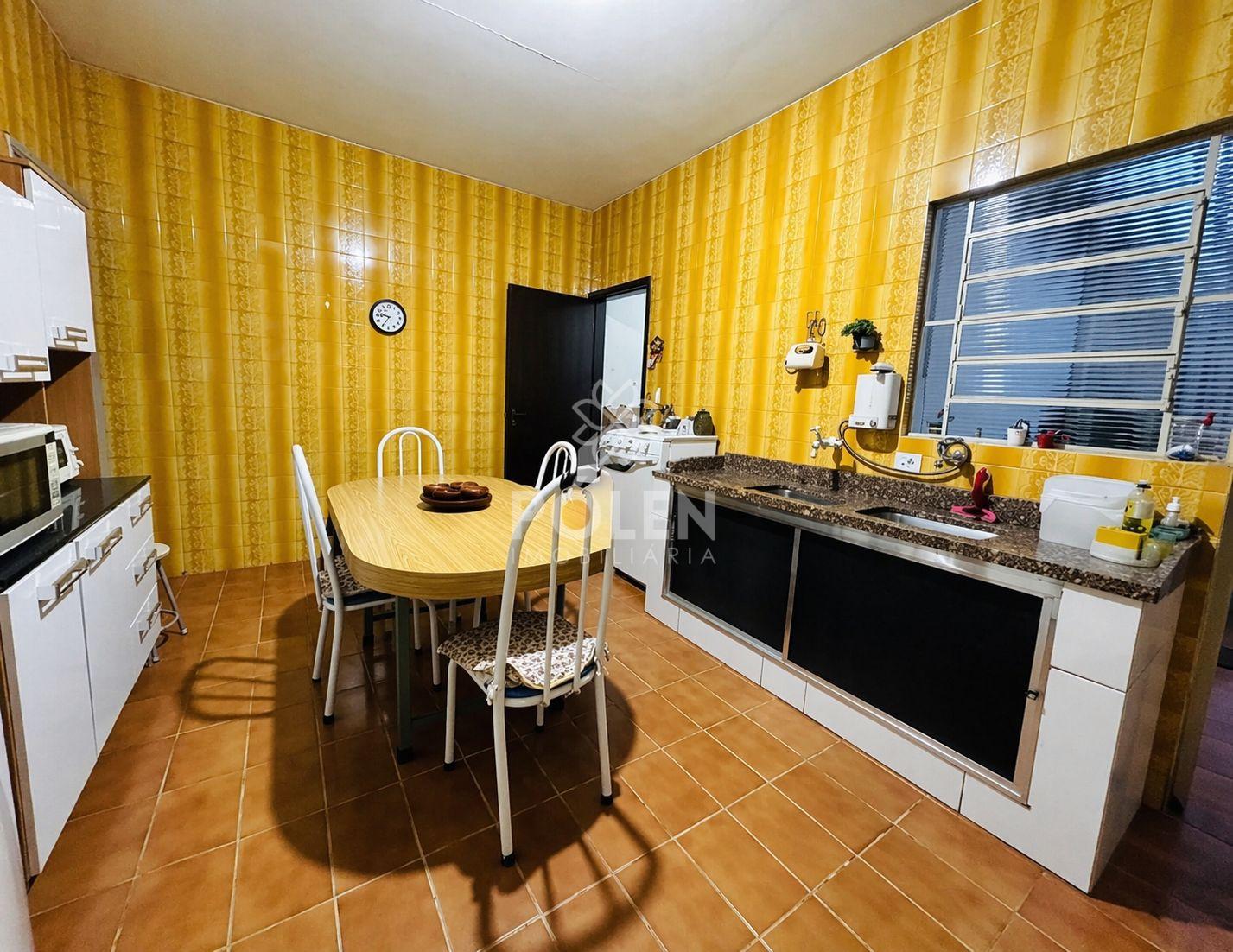 Casa com Ed&iacute;cula - Santa Maria - Jacare&iacute; - Vende  Jacareí - 