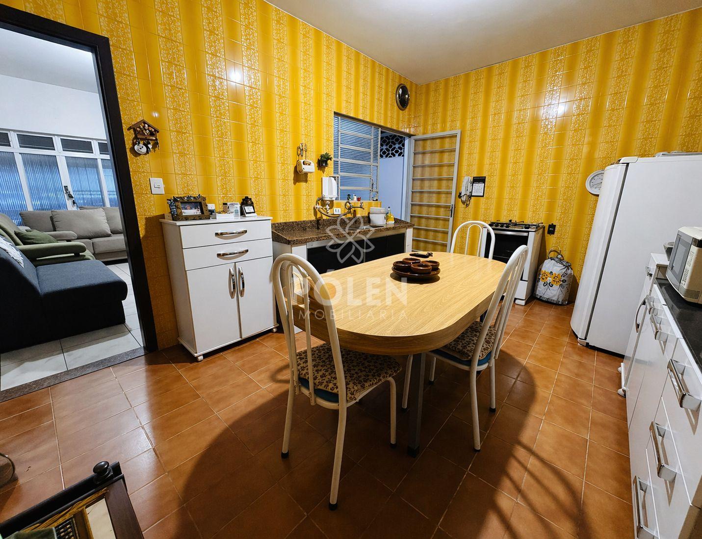 Casa com Ed&iacute;cula - Santa Maria - Jacare&iacute; - Vende  Jacareí - 