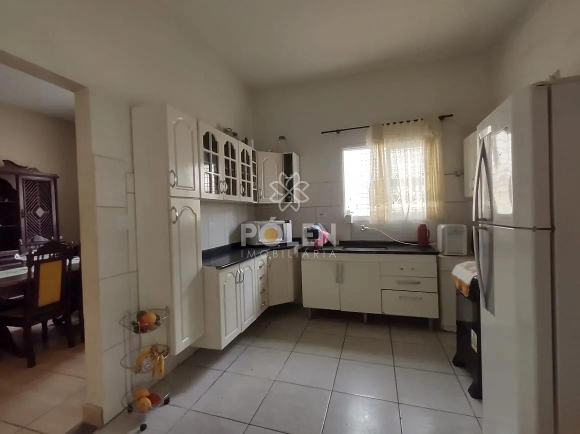Casa com Ed&iacute;cula - Jardim Fl&oacute;rida - Jacare&iacute; - Vende  Jacareí - 