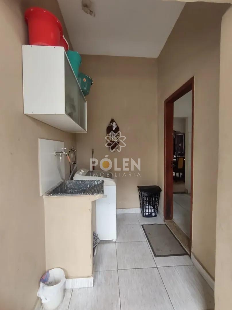 Casa com Ed&iacute;cula - Jardim Fl&oacute;rida - Jacare&iacute; - Vende  Jacareí - 