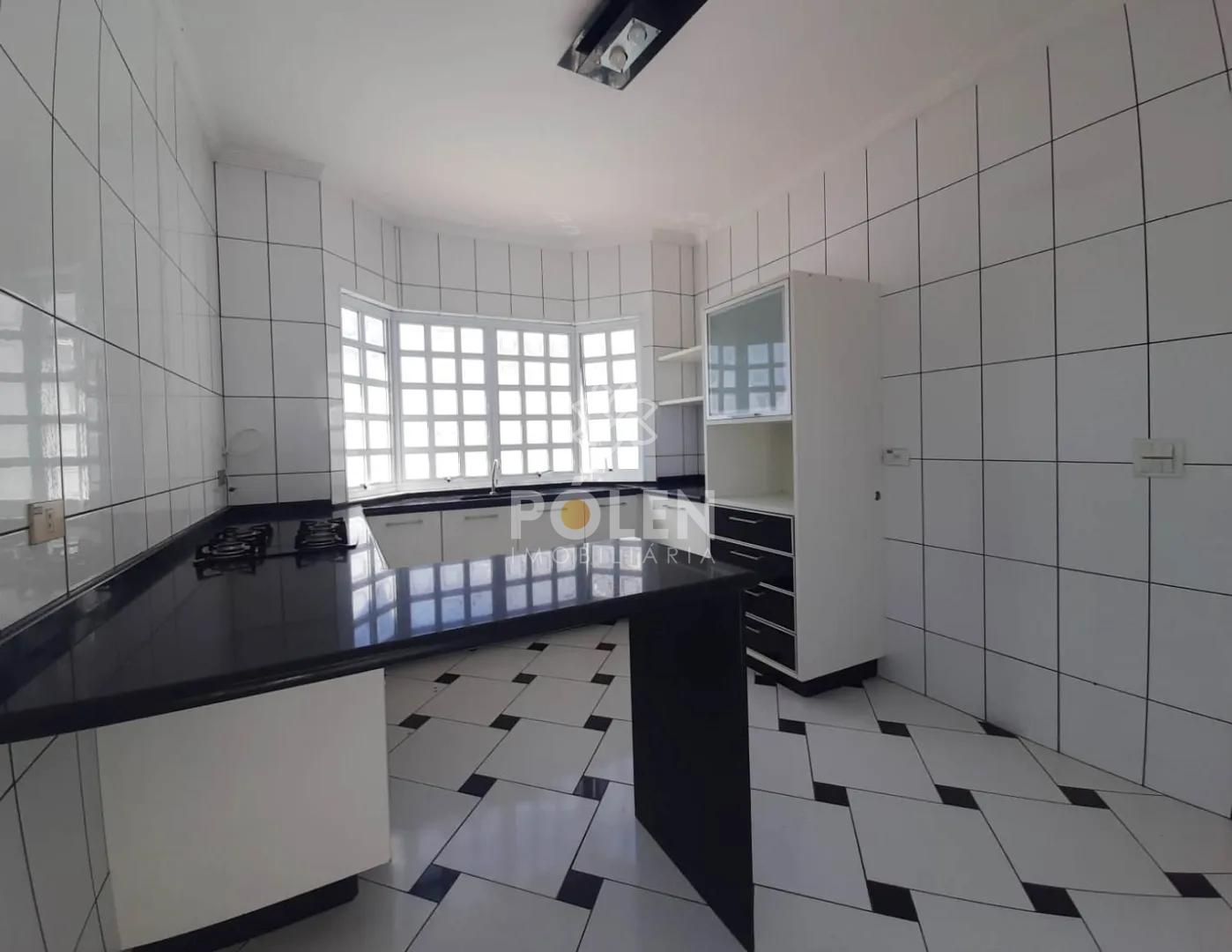 Casa 3 dormit&oacute;rios - Terras de S&atilde;o Jo&atilde;o - Jacare&iacute; - Aluga  Jacareí - 