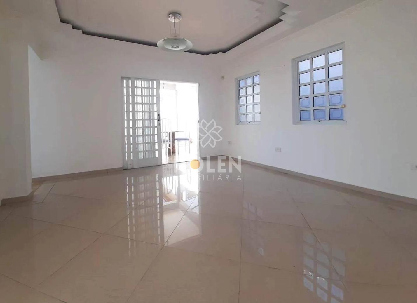 Casa 3 dormit&oacute;rios - Terras de S&atilde;o Jo&atilde;o - Jacare&iacute; - Aluga  Jacareí - 