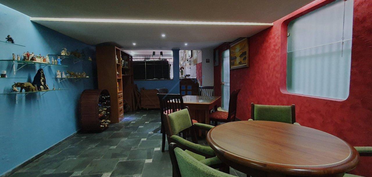 Ampla Casa em São Bernardo com 570m² Rua Antônio Simionato São Bernardo do Campo - 