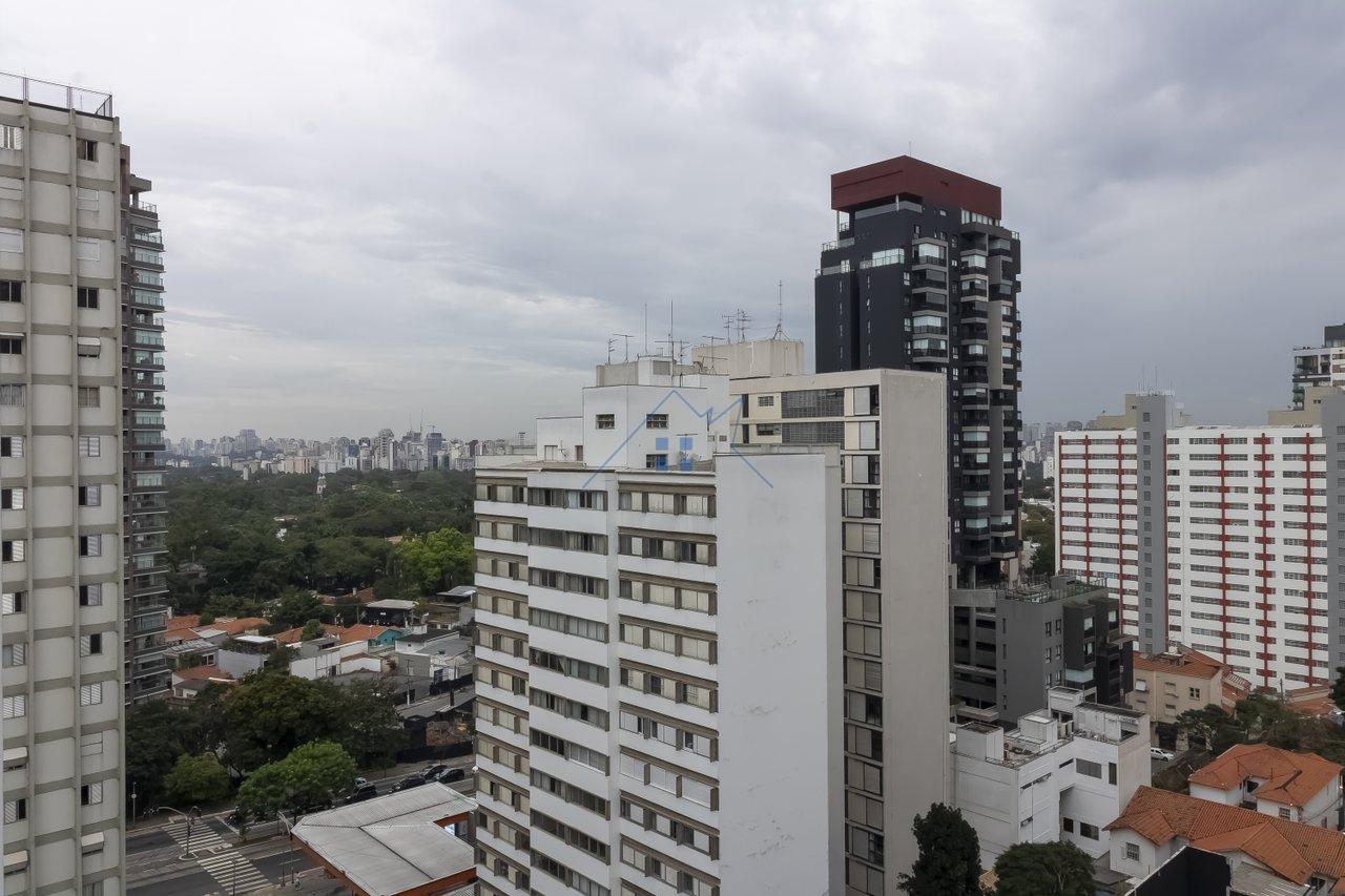Apartamento em Pinheiros 1 dorm com sacada Rua Alves Guimarães São Paulo - 