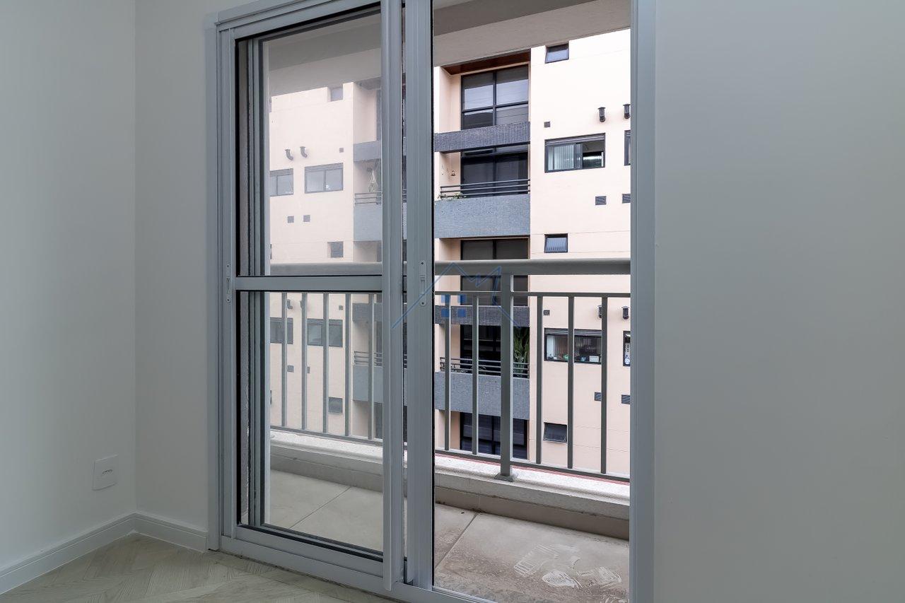 Apartamento em Pinheiros 1 dorm com sacada Rua Alves Guimarães São Paulo - 