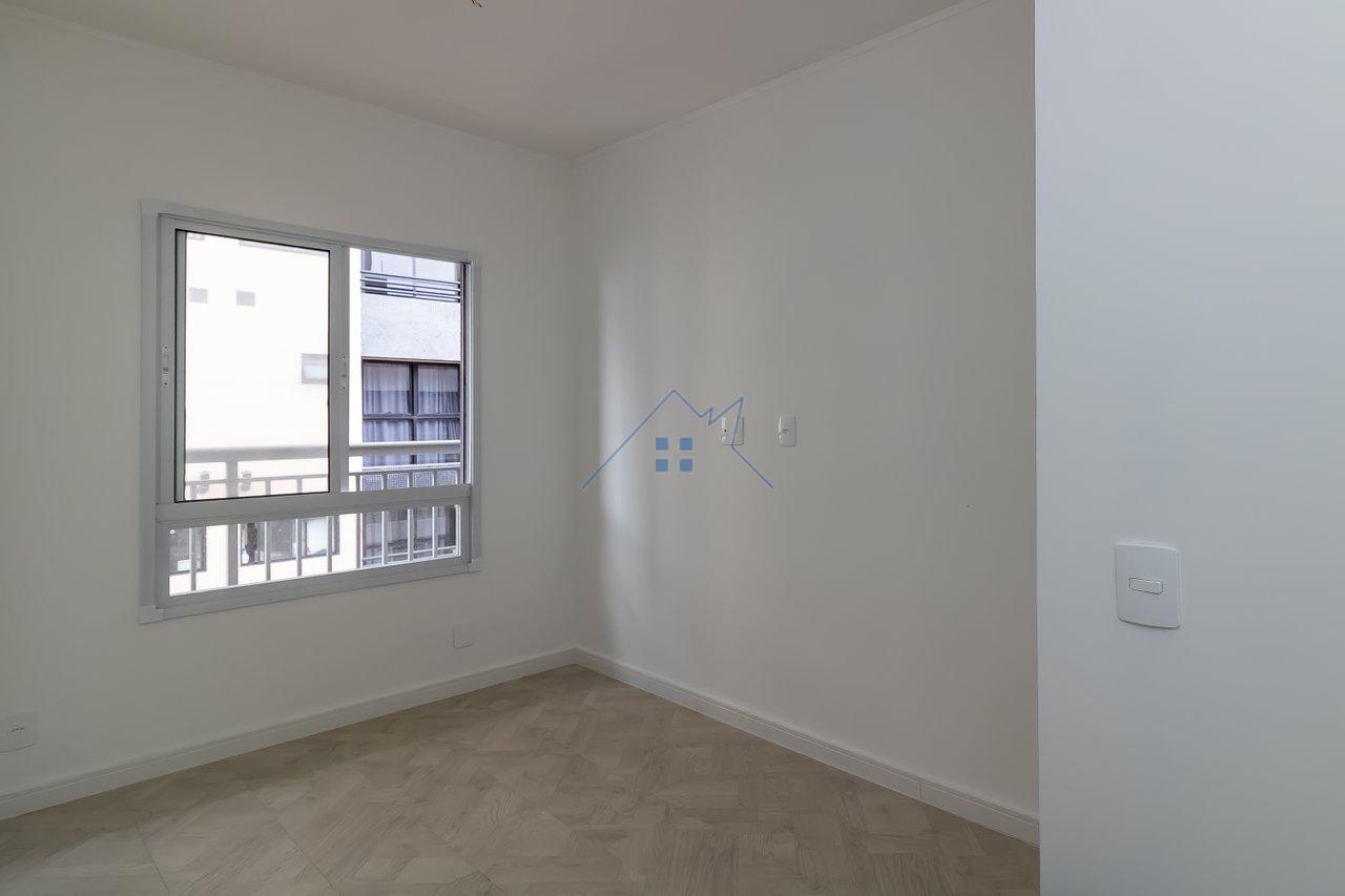 Apartamento em Pinheiros 1 dorm com sacada Rua Alves Guimarães São Paulo - 