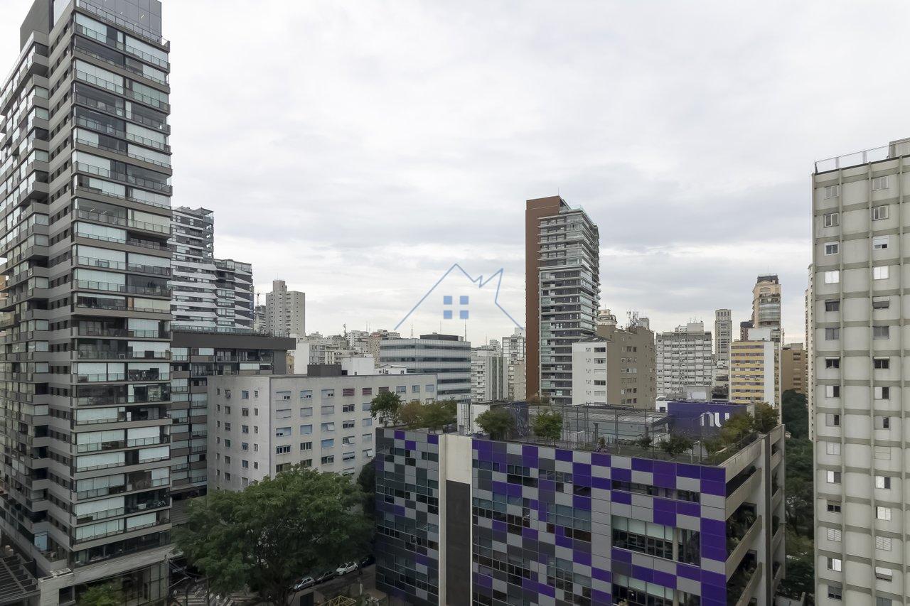 Apartamento em Pinheiros 1 dorm com sacada Rua Alves Guimarães São Paulo - 