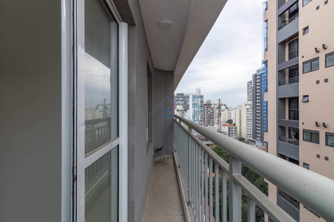 Apartamento em Pinheiros 1 dorm com sacada Rua Alves Guimarães São Paulo - 