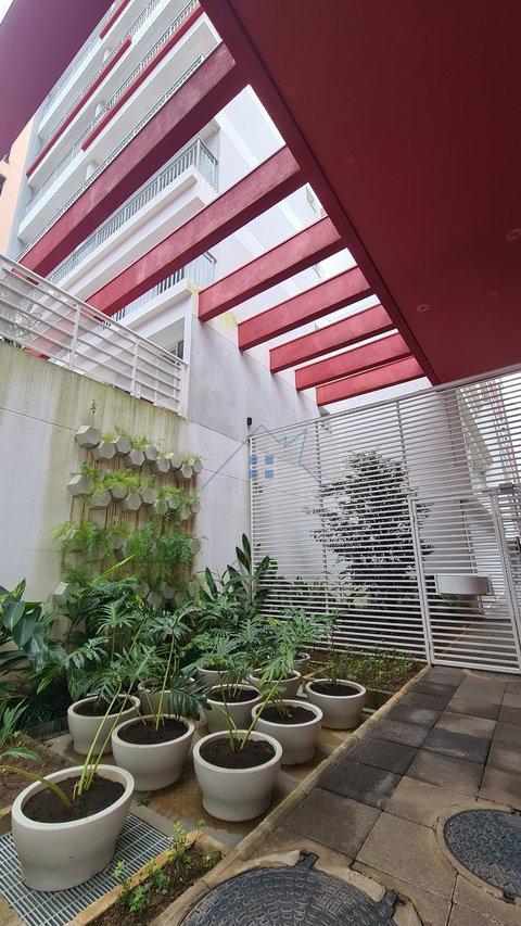Apartamento em Pinheiros 1 dorm com sacada Rua Alves Guimarães São Paulo - 