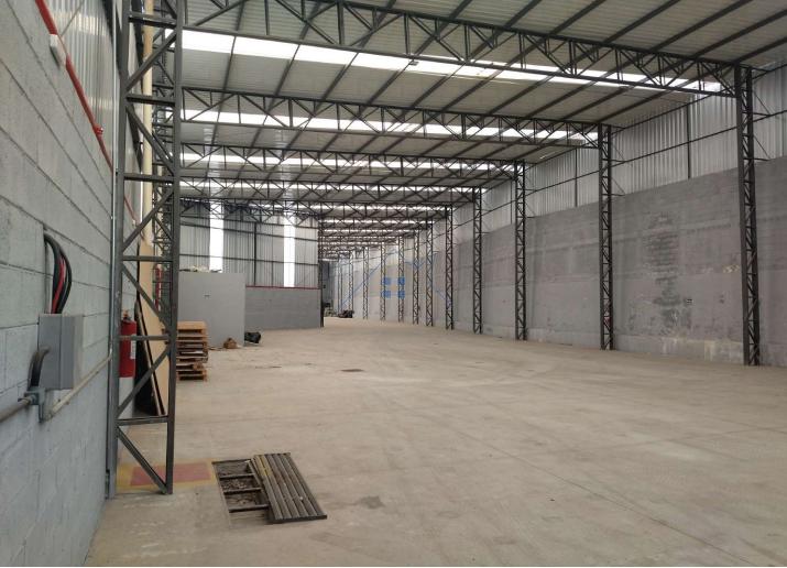 Galpão Comercial/Industrial na Fernão Dias 2000 m² Rodovia Fernão Dias São Paulo - 