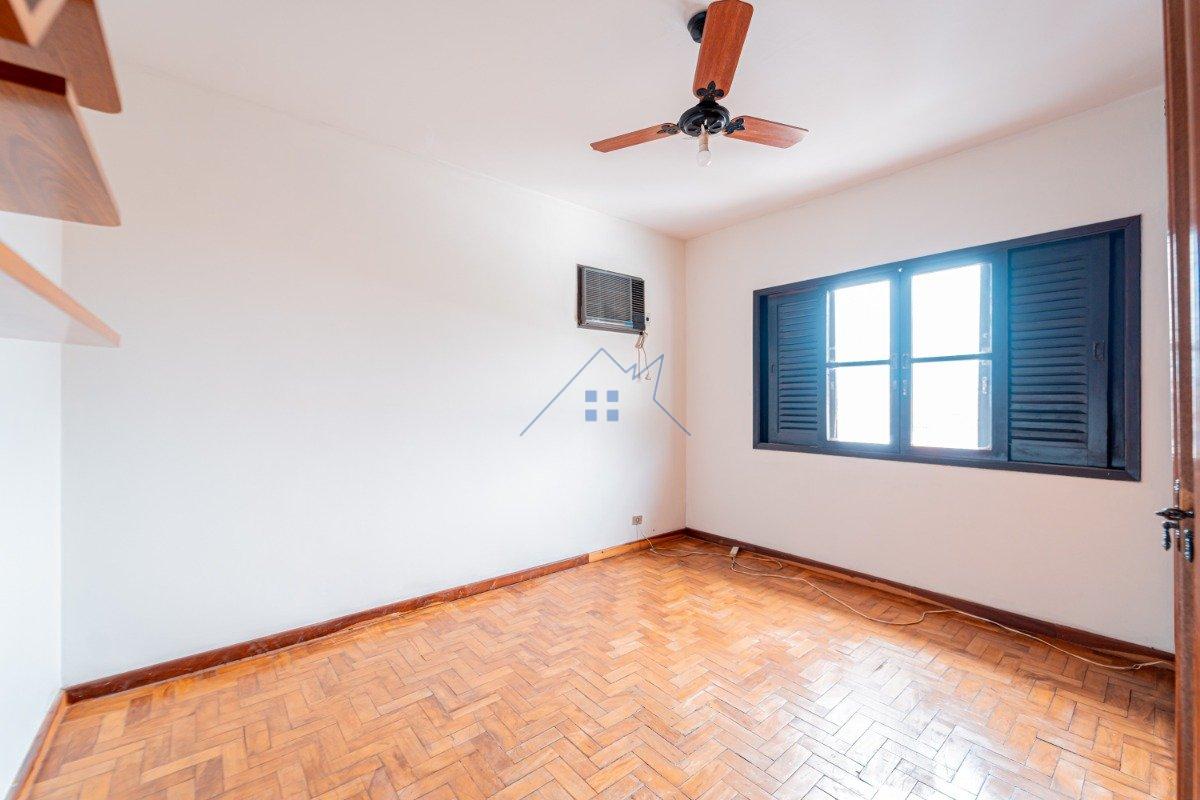 Casa no Jardim Jabaquara com 3 dorm 1 suíte 2 vagas Rua Cornélio Schimidt São Paulo - 