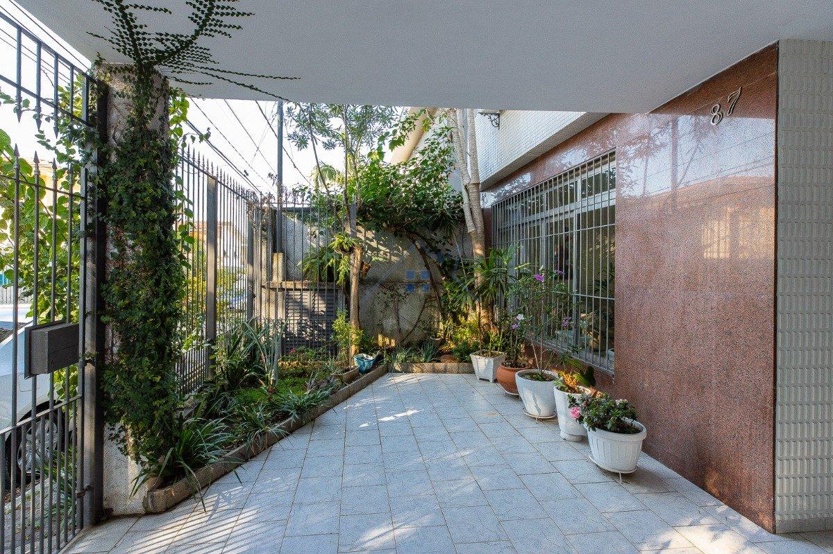 Casa em Indianópolis com 3 dorm 1 suíte 3 vagas Rua Escritor Abeguar Bastos São Paulo - 